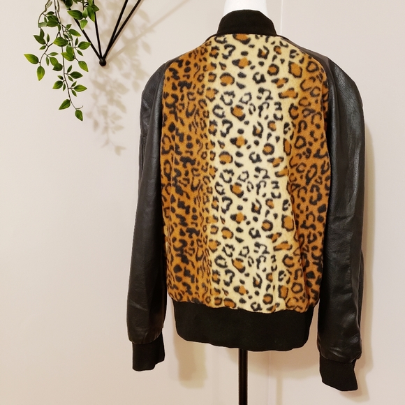 FUZZY LEOPARD BOMBER JACKET - Picture 6 of 8